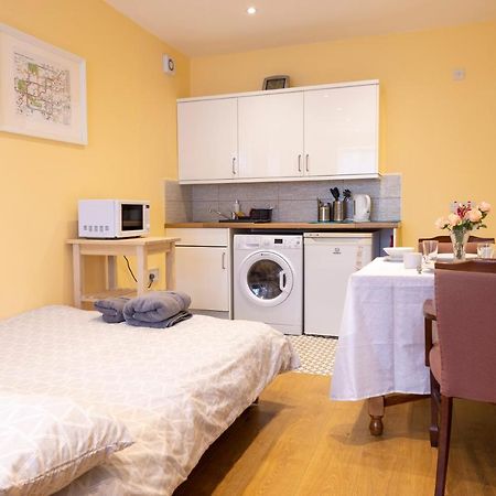 London Vegetarian Smoke & Pet Free En-Suite With Ev Parking Edgware Exterior photo
