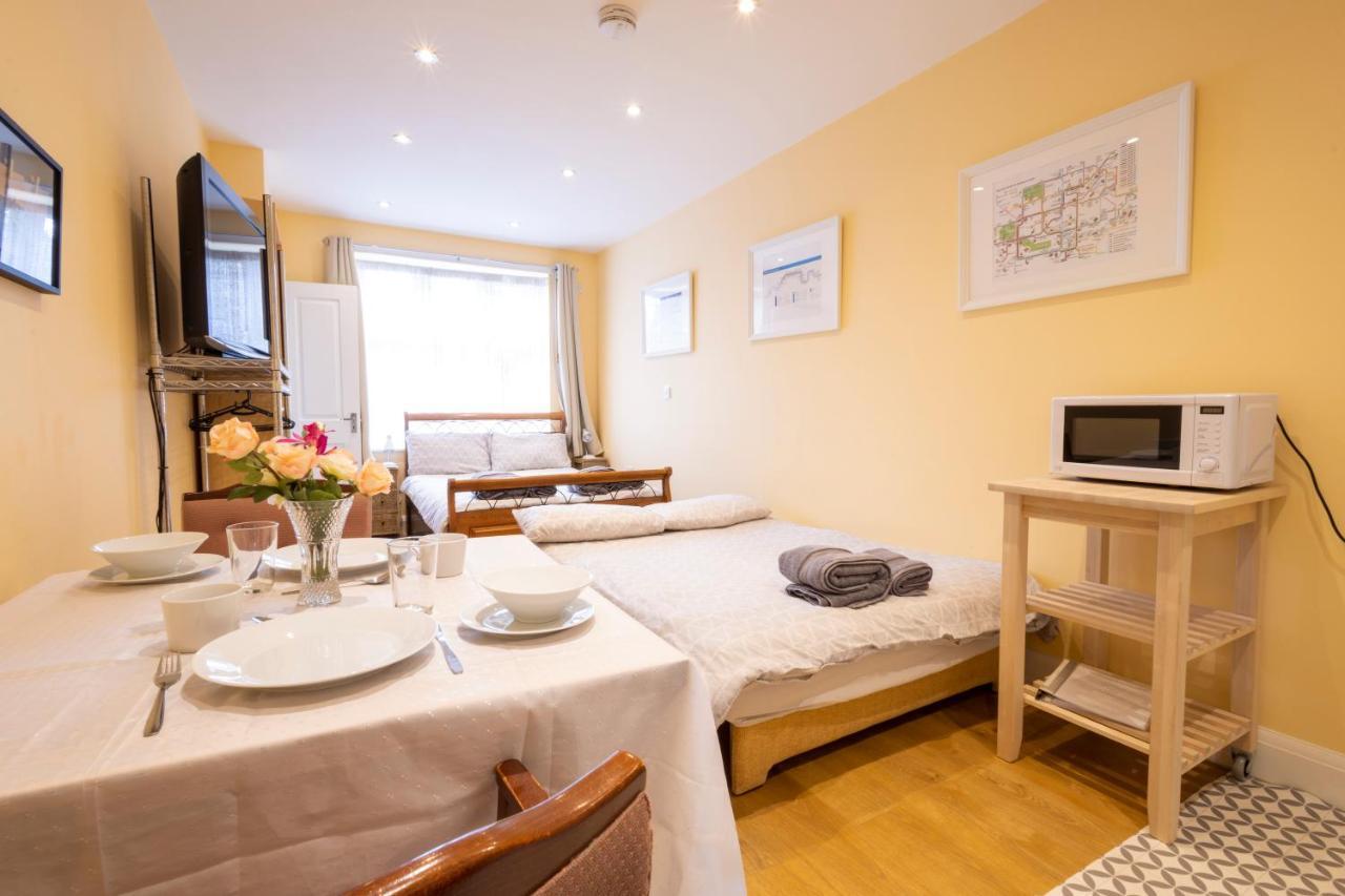 London Vegetarian Smoke & Pet Free En-Suite With Ev Parking Edgware Exterior photo