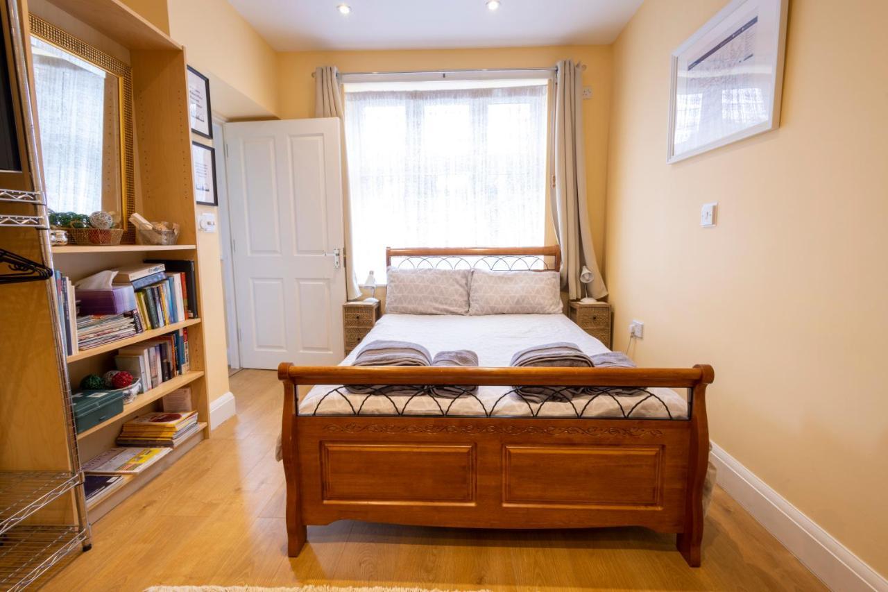 London Vegetarian Smoke & Pet Free En-Suite With Ev Parking Edgware Exterior photo