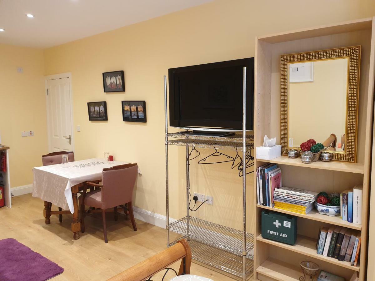 London Vegetarian Smoke & Pet Free En-Suite With Ev Parking Edgware Exterior photo